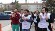 Doktor ve sekreterine yumruklu saldırı