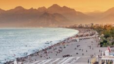 Dünyaca ünlü Konyaaltı sahili ihaleye çıkarıldı