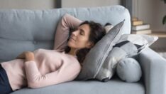 Gündüz şekerleme yapanlara yeni uyarı: Düzensiz kalp atışını tetikleyebilir