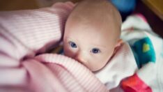 İlk altı hafta emzirmek bebeğin ileride davranış sorunları yaşamasını önlüyor