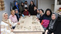 Kanser hastası kadınlar, umutlarını seramik objelere taşıdı