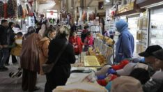 Tarihi Maraş Çarşısı’nda bayram yoğunluğu başladı