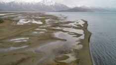 Van Gölü’nde yaşanan çekilme devam ediyor