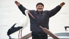 Adem amcadan Yaren leyleğe bayram hediyesi