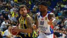 Anadolu Efes, Fenerbahçe Beko’nun kabusu oldu: 80-90