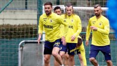 Fenerbahçe A Takımı Süper Kupa günü Can Bartu’da idman yaptı