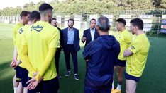 Fenerbahçe derbiye aileleriyle hazırlandı: Ali Koç takımla toplantı yaptı