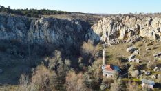 Gürül gürül akan Gelinkayası Şelalesi kurudu