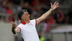 Olympiakos’un hocası Mendilibar: İstanbul’a kendimize çok güvenir şekilde gitmeyeceğiz