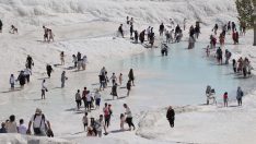 Pamukkale’de bayram yoğunluğu