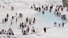 Pamukkale’ye ziyaretçi akını