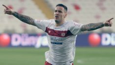 Rey Manaj, Sivasspor’da bir sezonda en çok gol atan oyuncu oldu