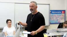 Seçim sonuçları sonrası ünlüler paylaştı: Evlatların gereğini yapmıştır Atam