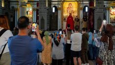 Surp Giragos Ermeni Kilisesi’nde Paskalya kutlandı