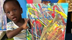 17 aylıkken resim yapmaya başladı