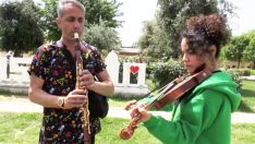 Baba-kız birlikte sahneye çıkıyor