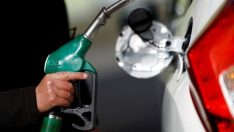 Benzine ve motorine zam geldi
