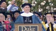 Duke Üniversitesi’nde Jerry Seinfeld’e Filistin protestosu