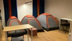 Ev içerisindeki çadırın kiralandığı Airbnb evi şaşkınlık yaratıyor