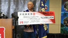 Kanser hastası adam, piyangodan 422 milyon dolar kazandı