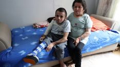 Kendisiyle aynı hastalığı taşıyan oğluna hayatını adadı