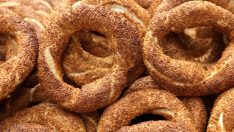 Maliyeti 13 liraya çıkan simit 10 liraya satılıyor