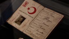 Mübadil atalarının eşyalarını 25 yılda bir araya getirdi