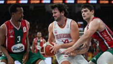 Pınar Karşıyaka play-off’ta seriyi eşitledi