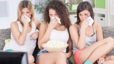 Şaşırtıcı araştırma: Acıklı filmler izlemek para harcatıyor