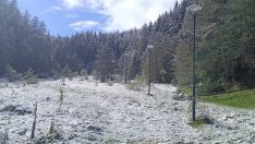 Yıldıztepe Kayak Merkezi’ne kar yağdı