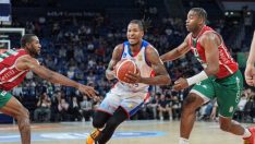 Anadolu Efes, Pınar Karşıyaka’ya şans tanımadı