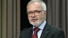 Avrupa Yatırım Bankası eski başkanına yolsuzluk soruşturması