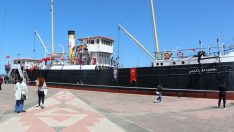 Bandırma Vapuru’na ziyaretçi akını