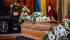 Cemaat şokta: Cenaze töreninde uyandı