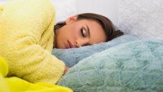 Makyajla uyumak sağlığı olumsuz etkiliyor