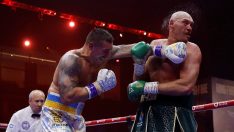 Oleksandr Usyk, Tyson Fury’yi bölünmüş kararla mğlup ederek tarihe geçti