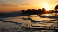 Pamukkale’yi 4 günde yaklaşık 32 bin ziyaretçi gezdi