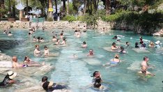 Pamukkale’yi bayramda 111 bin kişi gezdi