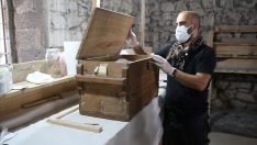 Restorasyonu süren tarihi cami çalınan çinilerine 20 yıl sonra kavuşuyor