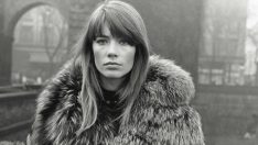 Ünlü şarkıcı yaşamını yitirdi