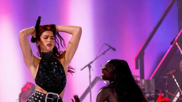 Glastonbury 2024’te neler yaşandı? Çocukluk hayalini gerçekleştirenler, boş alanda konser verenler…
