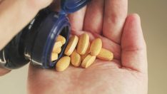 Eczacı, 3 vitamin takviyesine dikkat çekti: Uyarı etiketi şart!