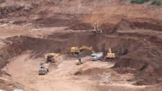 Sabıkalı madeni açmak için işaret bekliyorlar