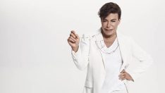 FATİH ÜREK MASKESİ DÜŞEN SAHNE AŞKLARA SESLENİYOR