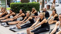 MODA VE YOGA SEVERLERİ BULUŞTURDU