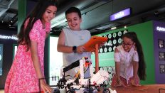 ASKIDA EĞİTİM MODELİYLE ÇOCUKLAR TEKNOLOJİYLE TANIŞIYOR