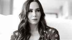 ASENA, YEPYENİ TEKLİSİ “YAR YERİNE” İLE DİNLEYİCİLERİYLE BULUŞUYOR