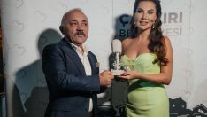 KAYA TUZUNDAN MİKROFON SÜRPRİZİ