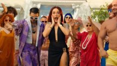 MELEK MOSSO İLK ALBÜMÜNÜ VE ÇIKIŞ PARÇASINI DUYURDU