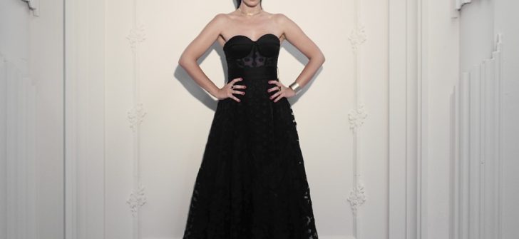 ÖYKÜ GÜRMAN’DAN YENİ SİNGLE